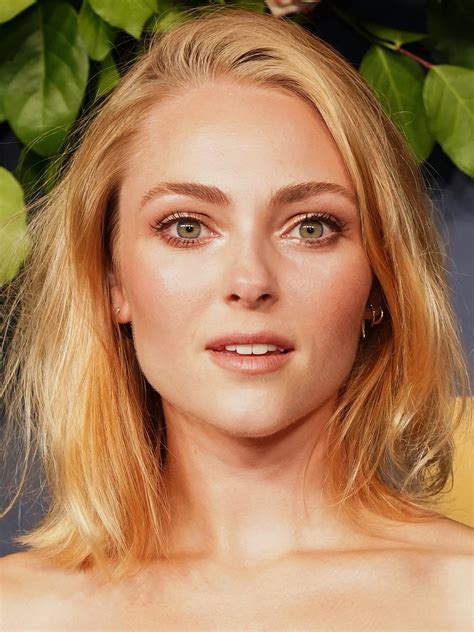 Vídeos pornô de AnnaSophia Robb em 2024: Cenas de sexo da。